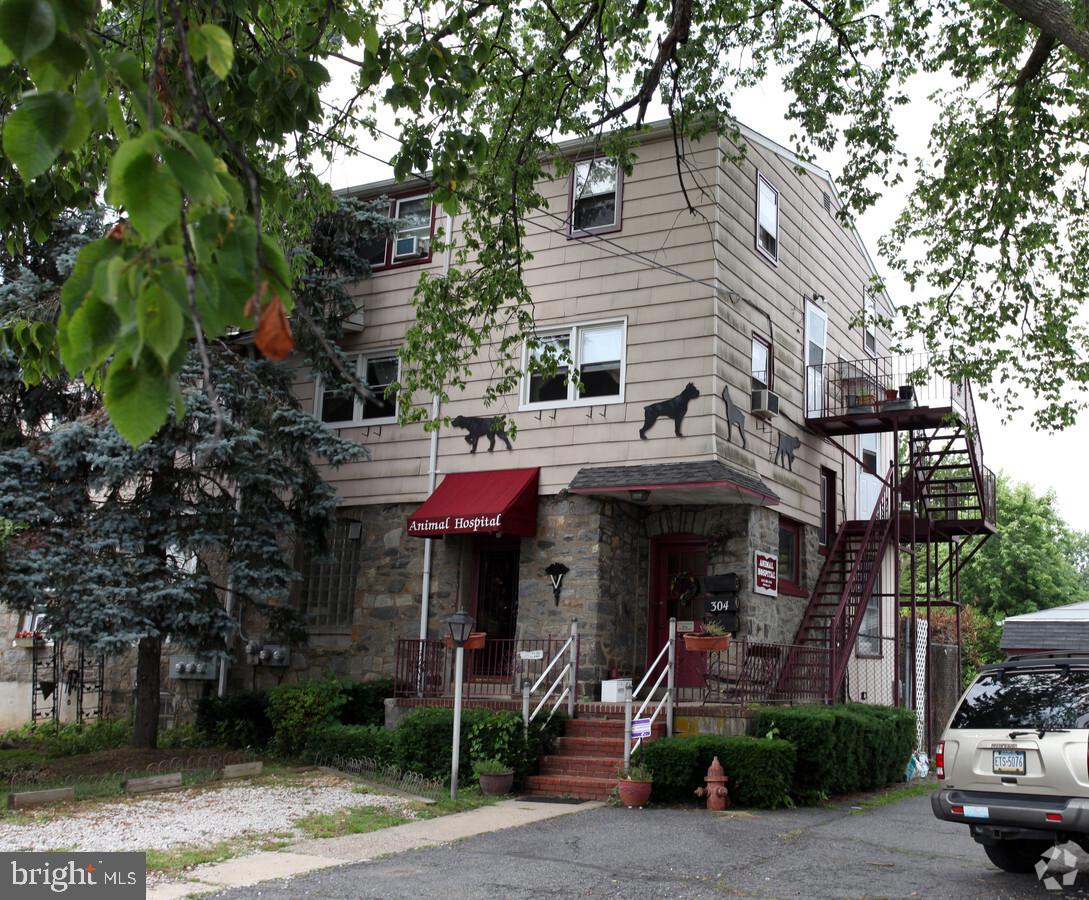 304 N Chester Pike Property Photo 1