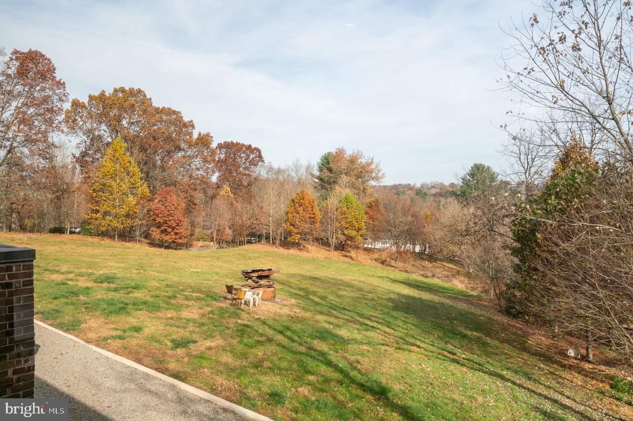 853 Briarwood Rd Property Photo 1