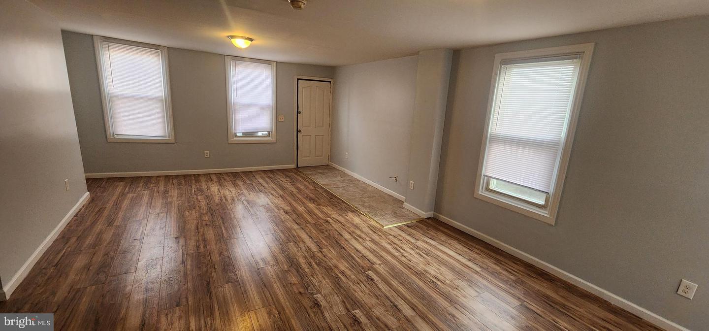 220 Kerlin St Property Photo 2