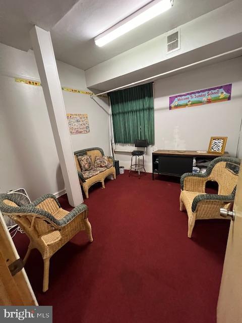 910 Highland Ave Property Photo 14