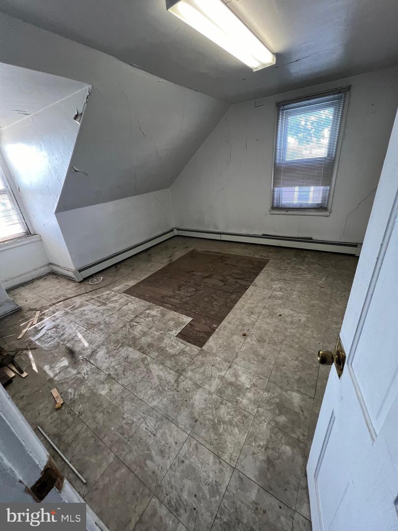 910 Highland Ave Property Photo 19