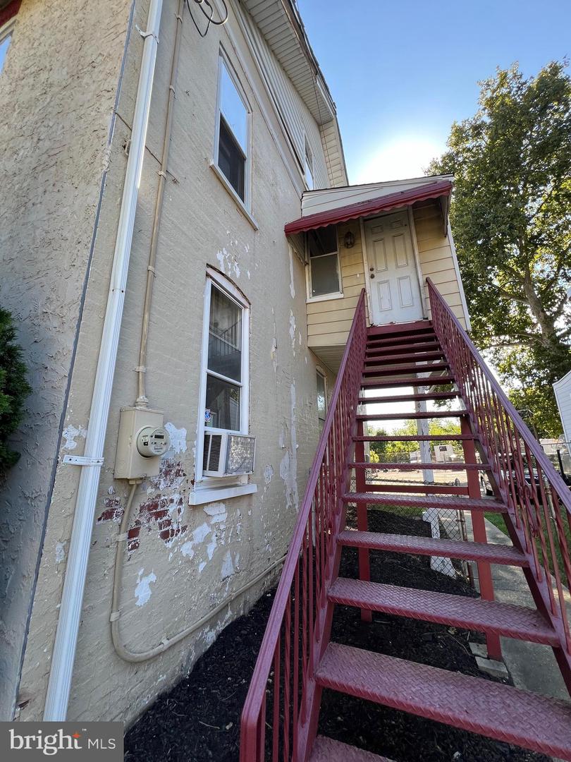 910 Highland Ave Property Photo 23
