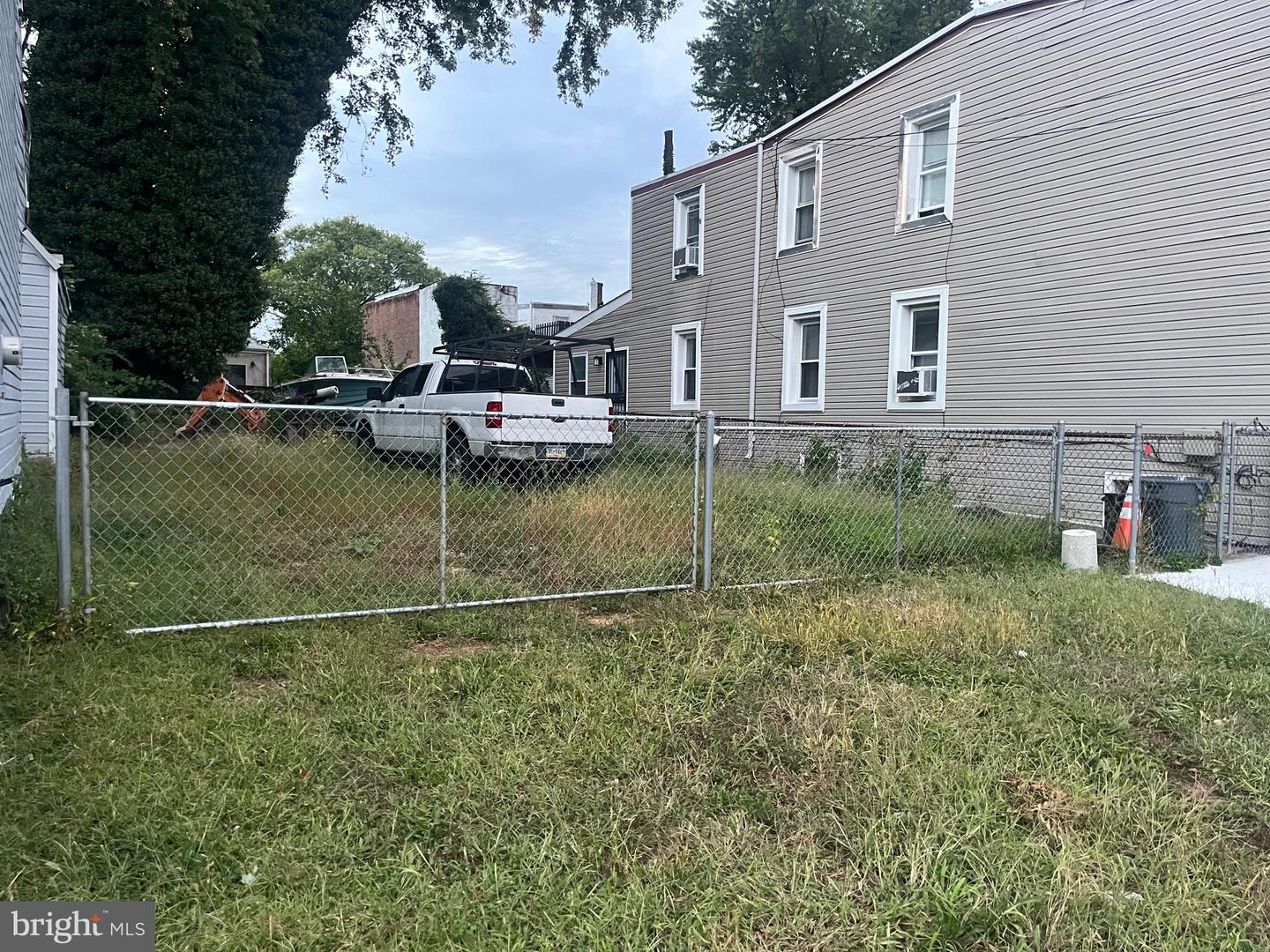 221 N 9th St Property Photo 1