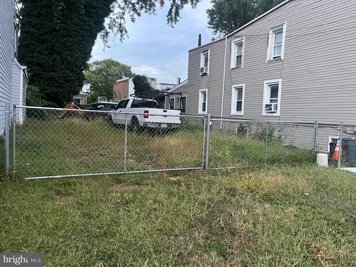 221 N 9th St Property Photo 2