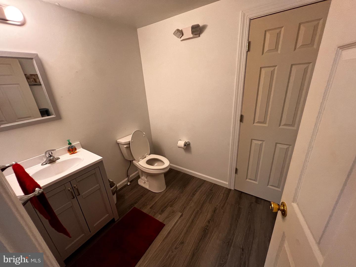 124 Watkin Ave Property Photo 7