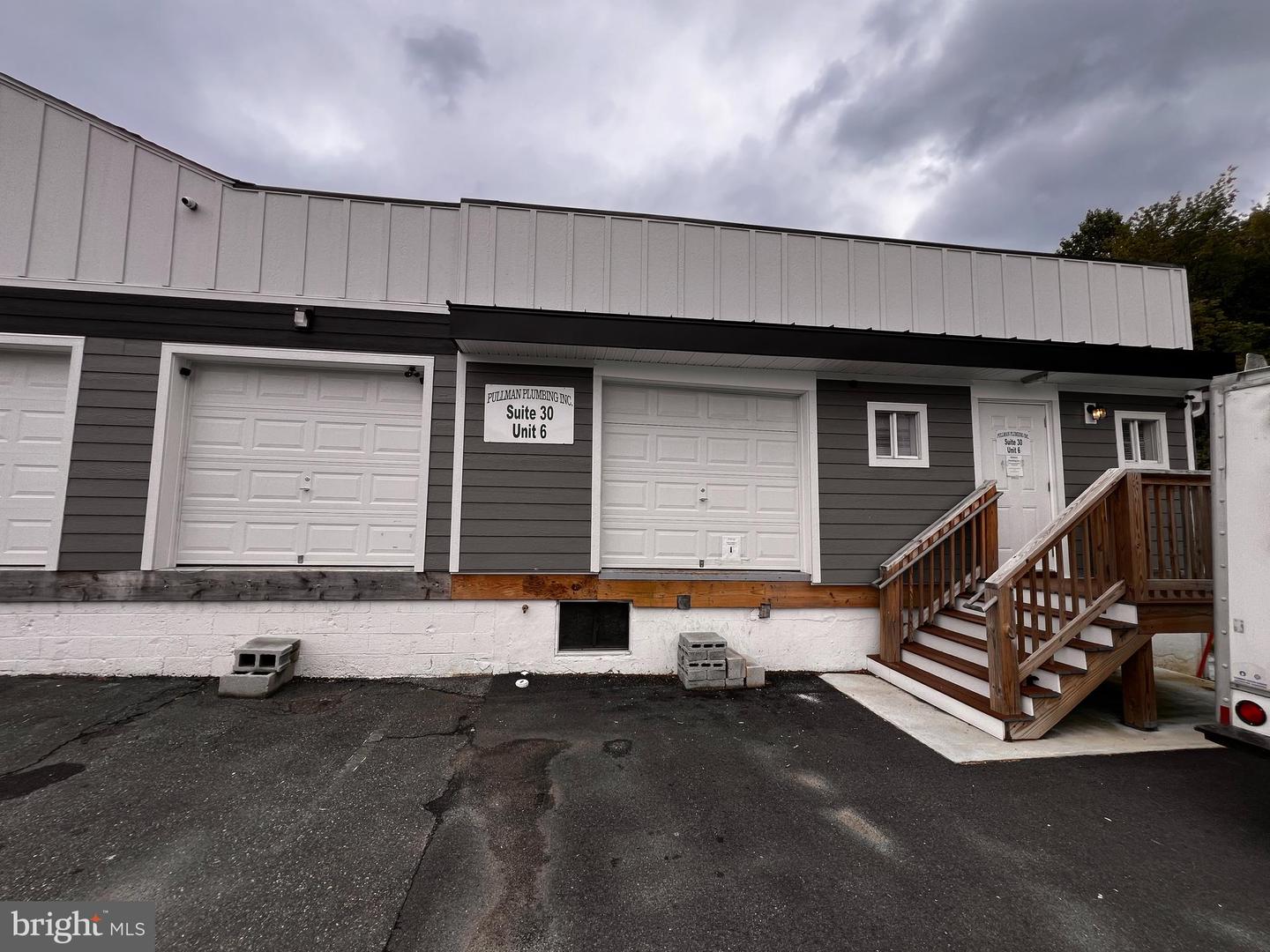 124 Watkin Ave Property Photo 9