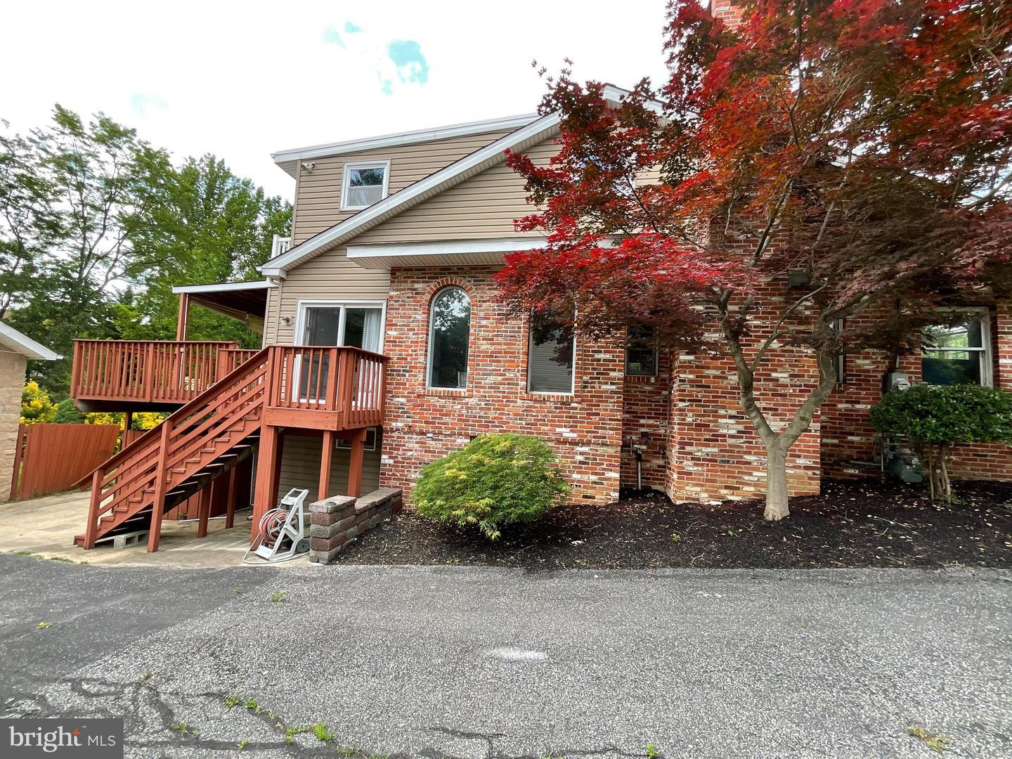 615 W Brookhaven Rd Property Photo 2