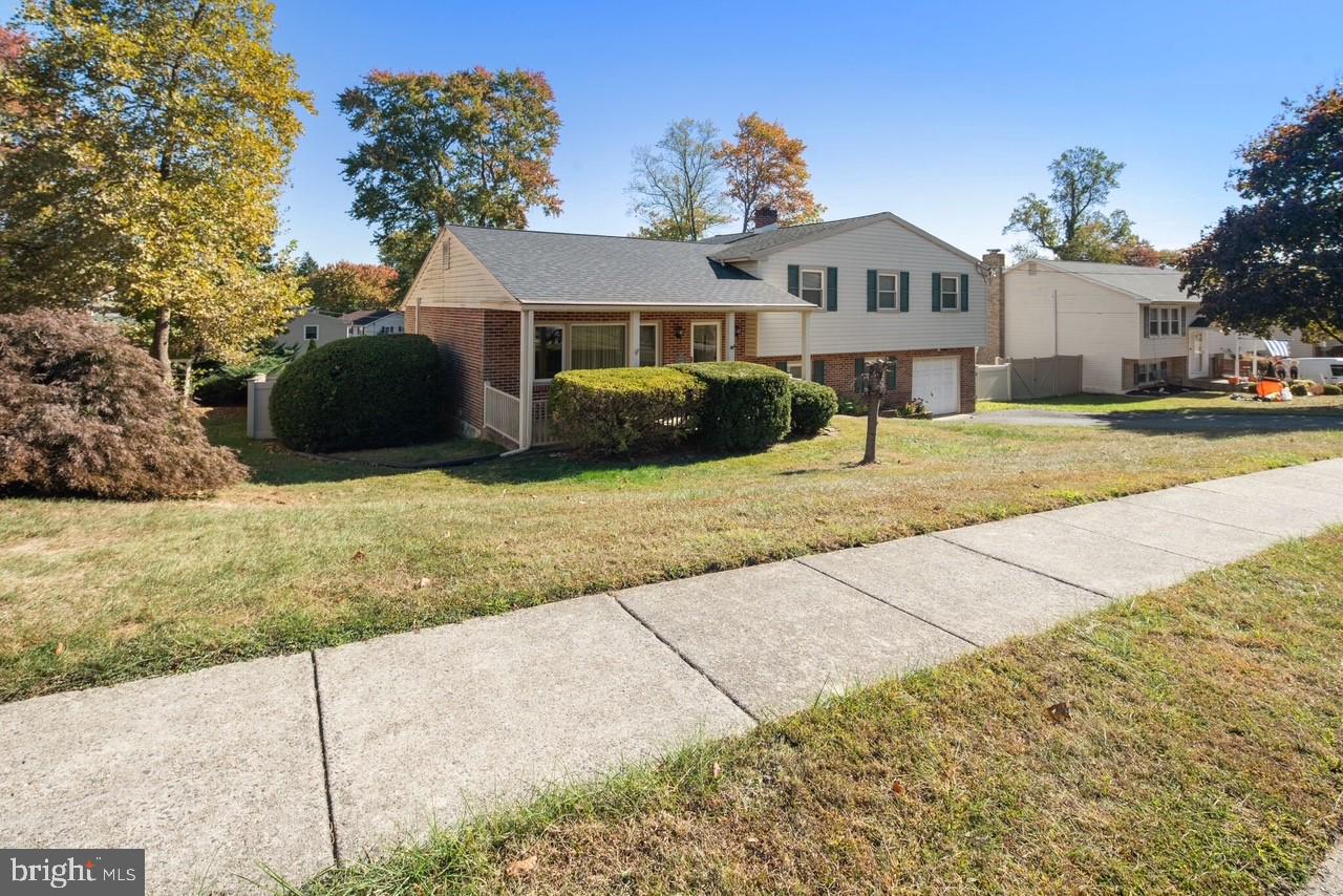 3025 Highwoods Dr Property Photo 2