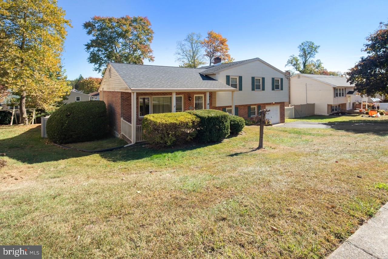 3025 Highwoods Dr Property Photo 4