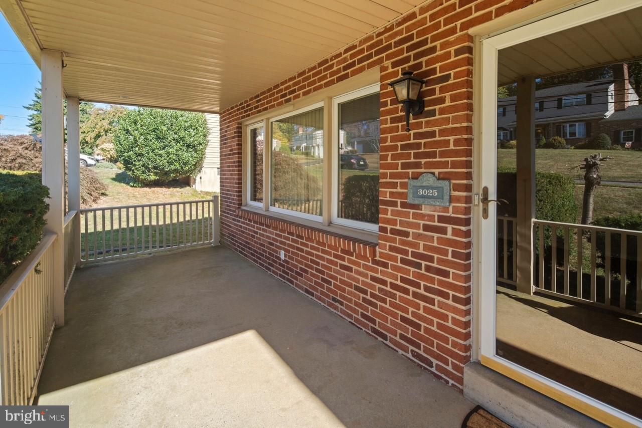 3025 Highwoods Dr Property Photo 7