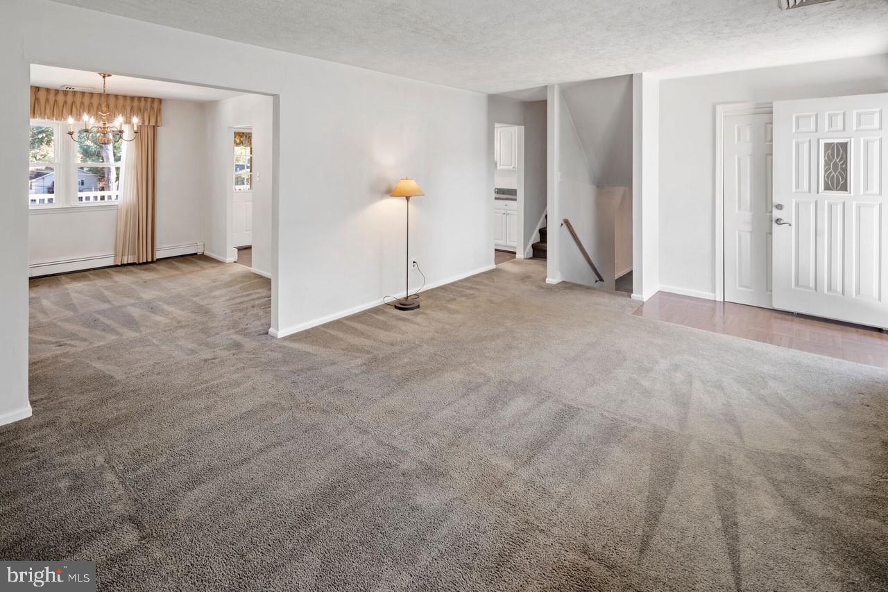 3025 Highwoods Dr Property Photo 11