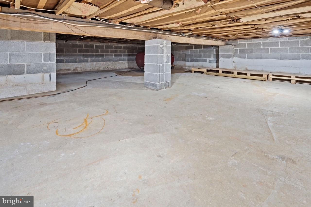 3025 Highwoods Dr Property Photo 48