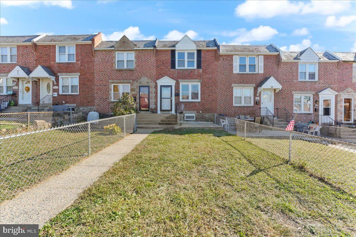 2210 Lynn Blvd Property Photo 2