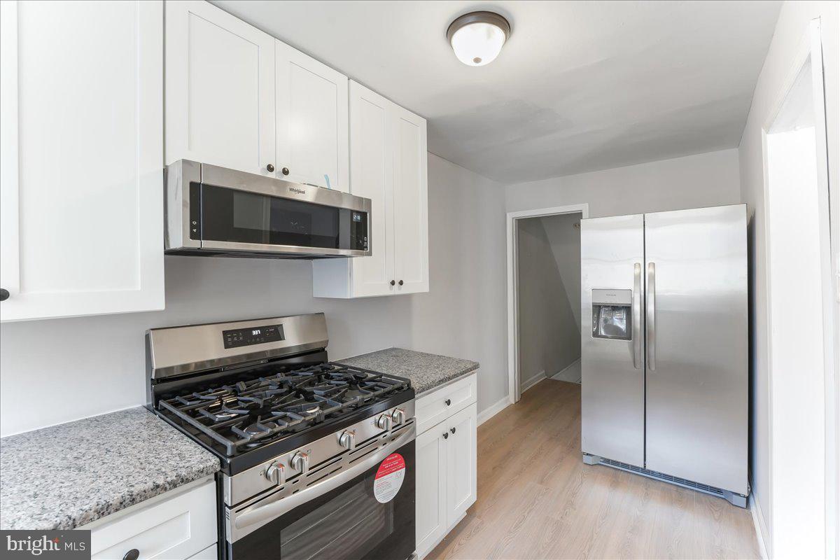 2210 Lynn Blvd Property Photo 8