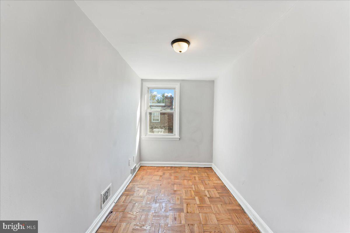 2210 Lynn Blvd Property Photo 11