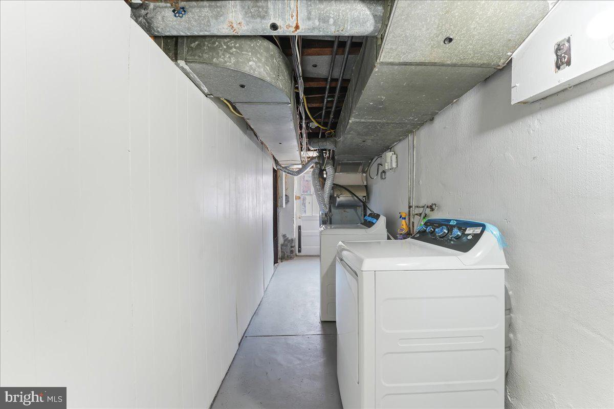 2210 Lynn Blvd Property Photo 17