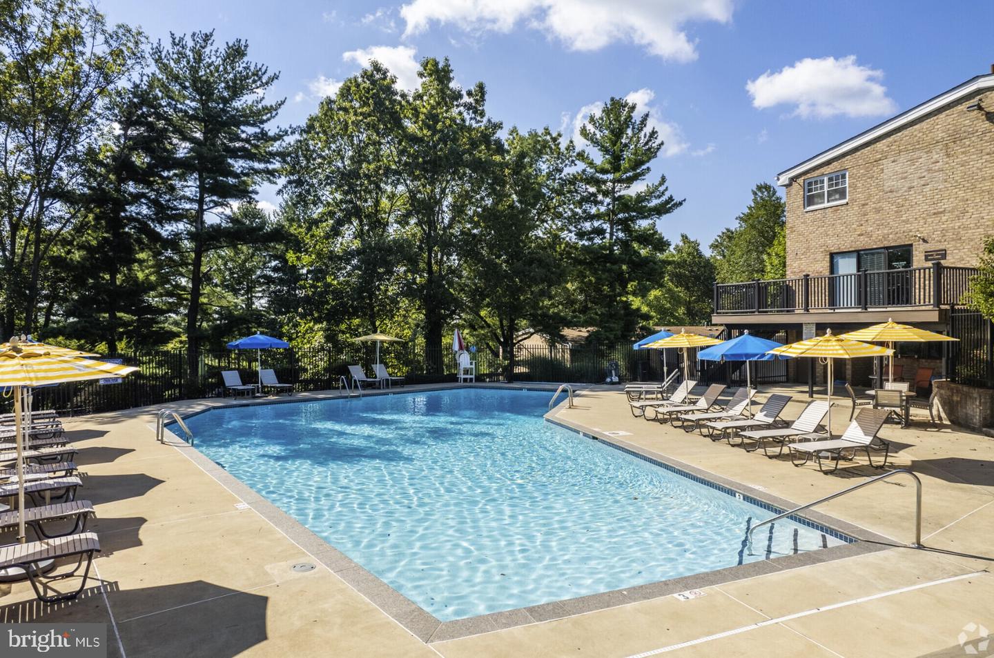 284 Iven Ave #2b-264-3d Property Photo 3