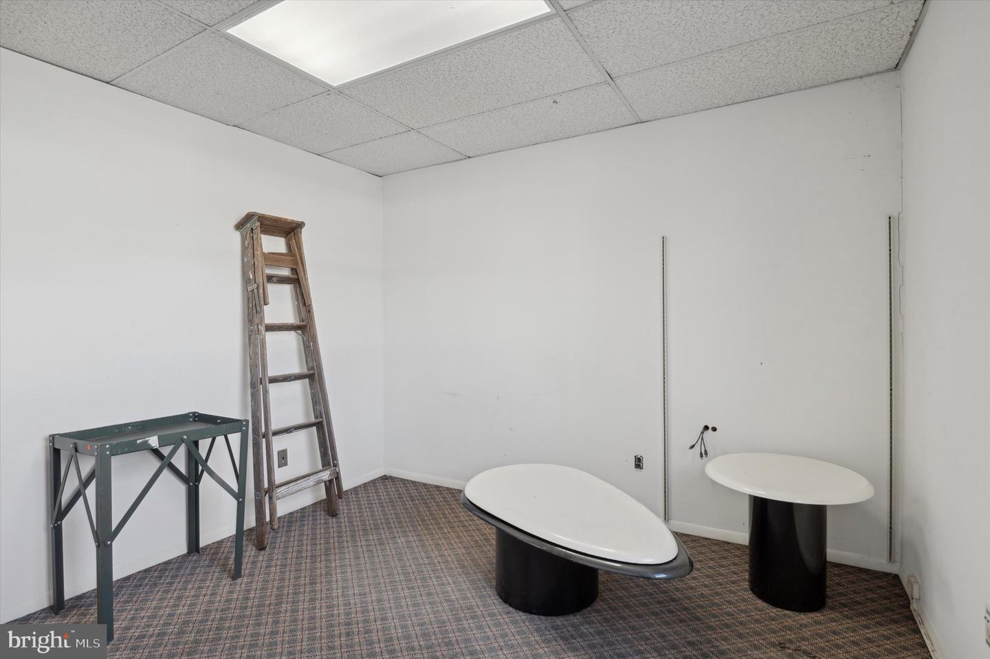 1509 Chichester Ave Property Photo 11