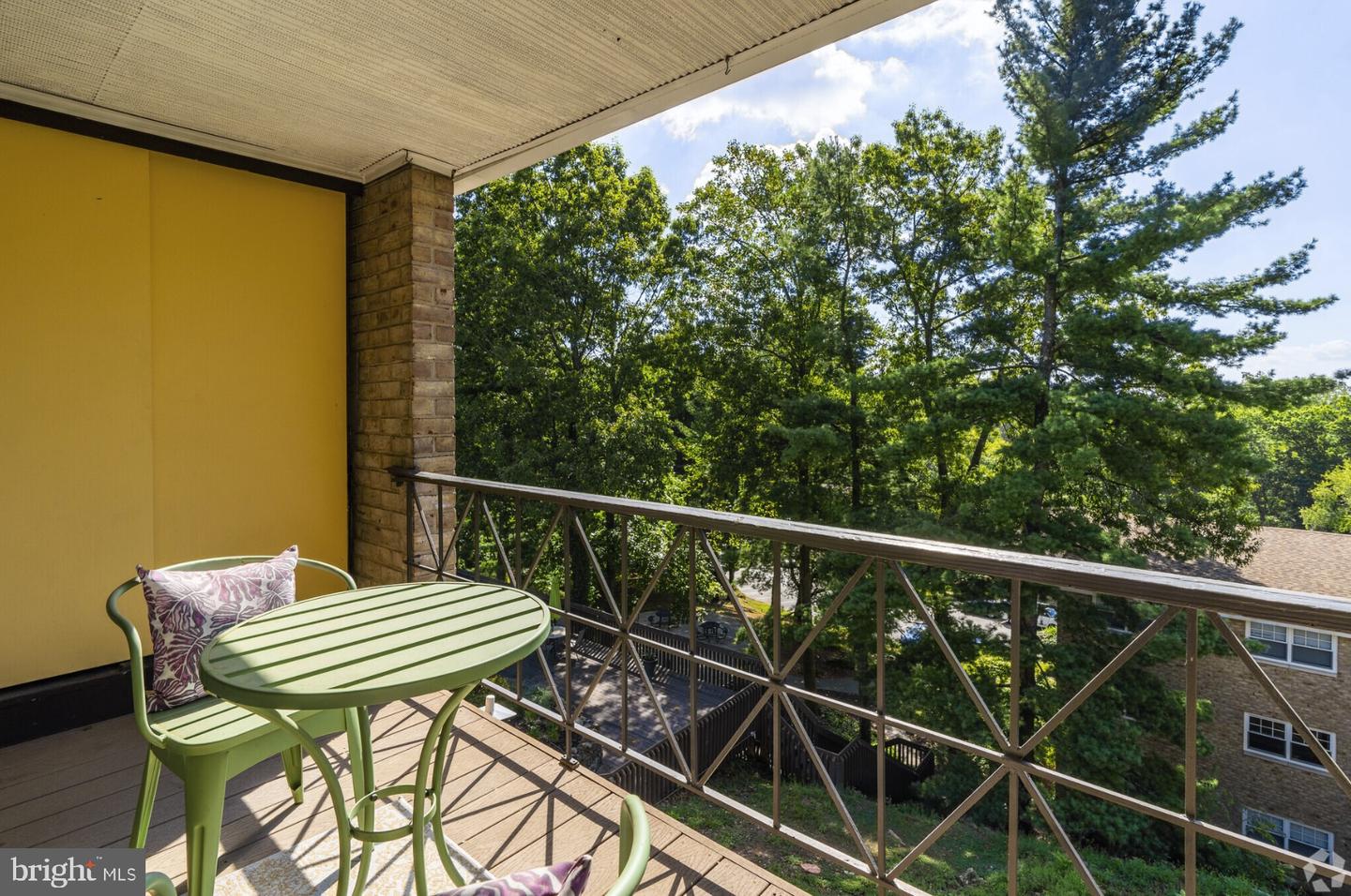 284 Iven Ave #1b-256-2d Property Photo 9