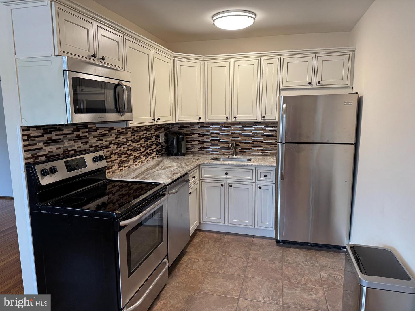 1016 W Baltimore Pike #e-10 Property Photo 2