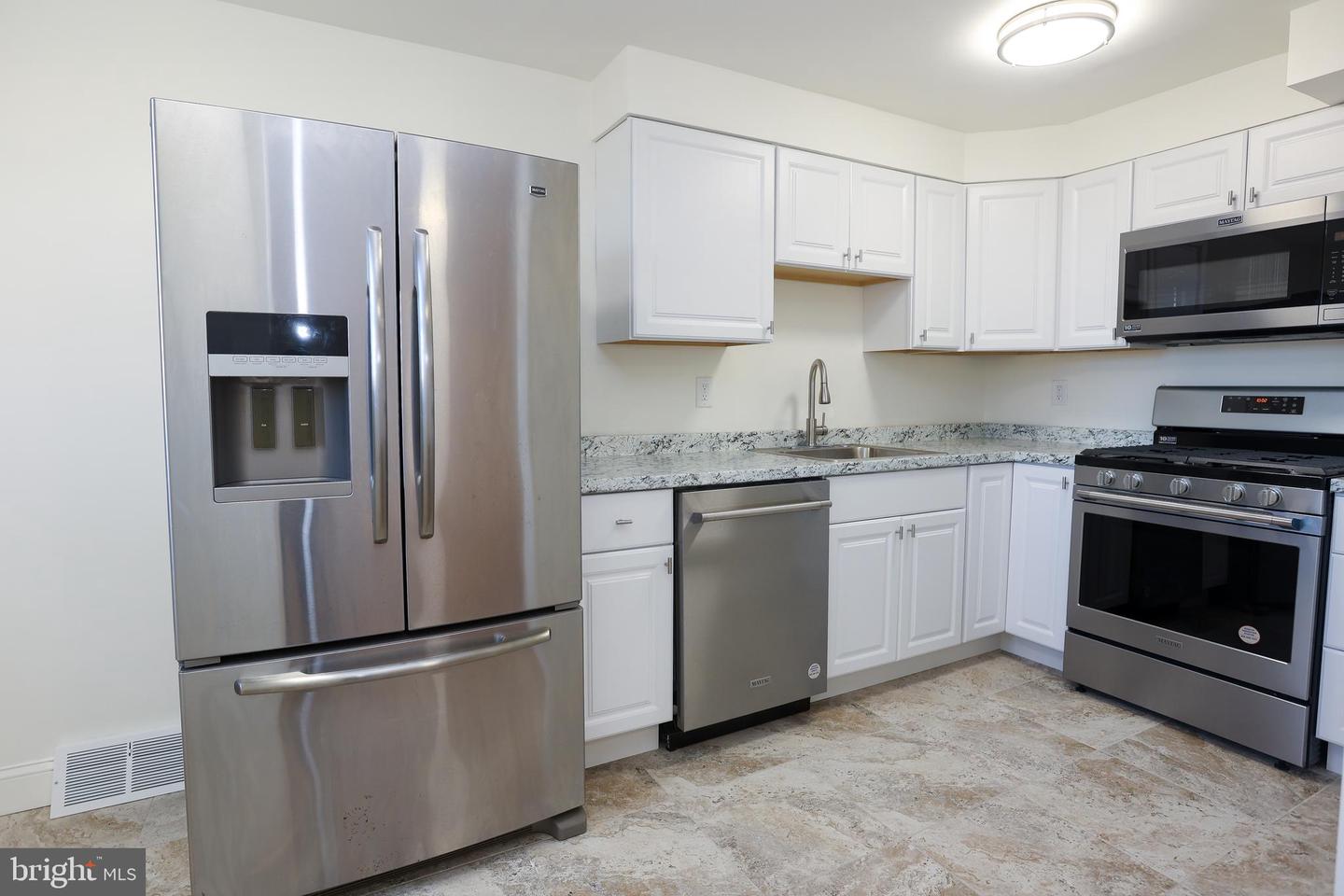 1218 Harshaw Rd Property Photo 6