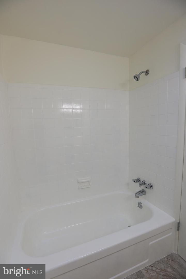 1218 Harshaw Rd Property Photo 15
