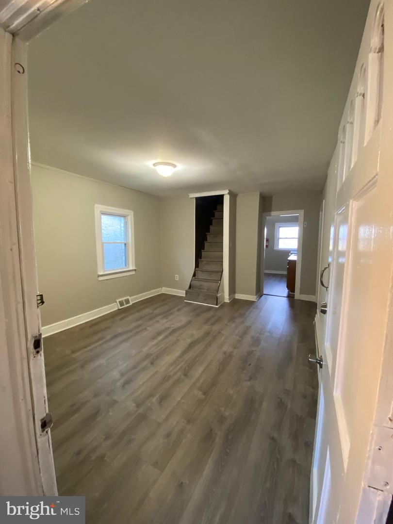 1337 Townsend St Property Photo 3