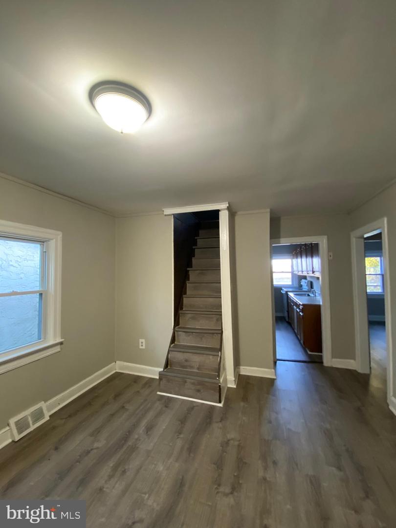 1337 Townsend St Property Photo 4