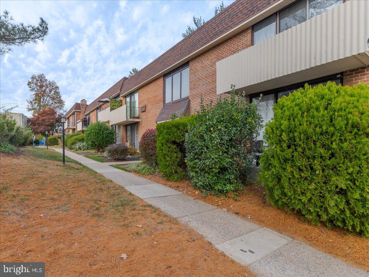100 E Glenolden Ave #r9 Property Photo 2