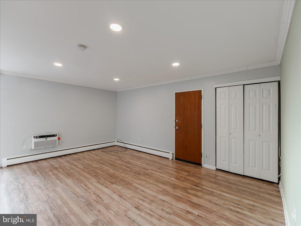 100 E Glenolden Ave #r9 Property Photo 5