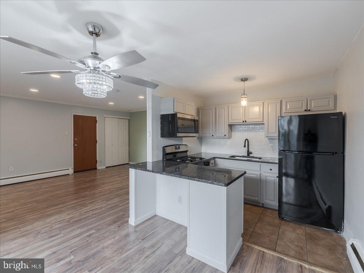 100 E Glenolden Ave #r9 Property Photo 9