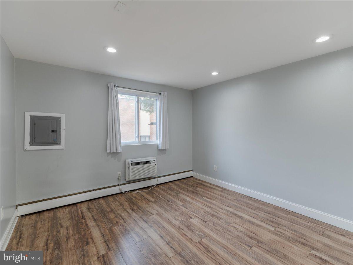 100 E Glenolden Ave #r9 Property Photo 16