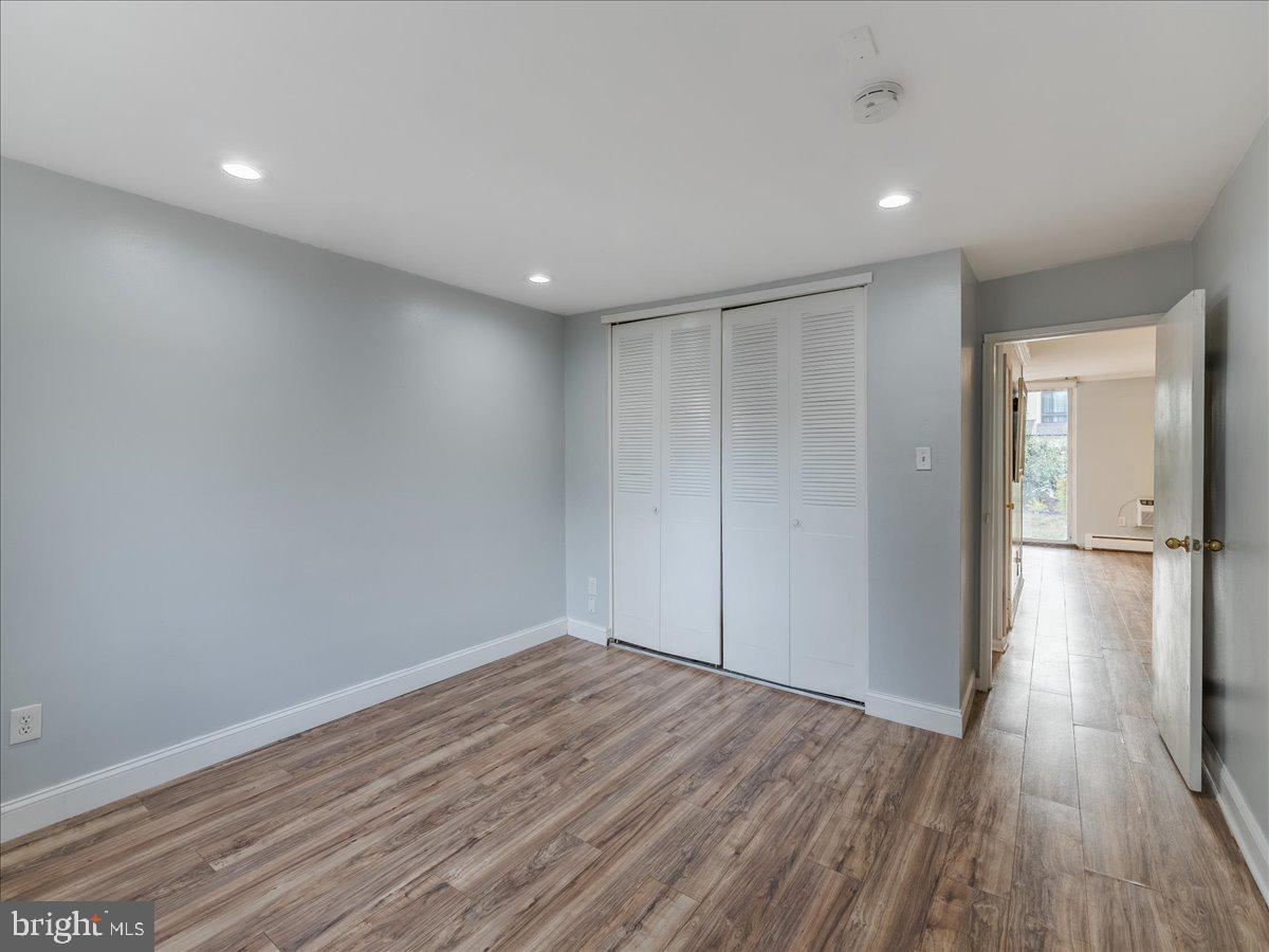 100 E Glenolden Ave #r9 Property Photo 18