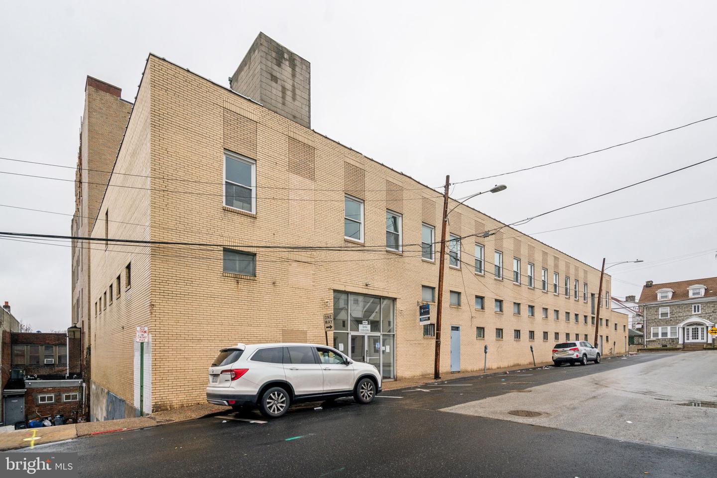 6801-6823 Ludlow St Property Photo 1