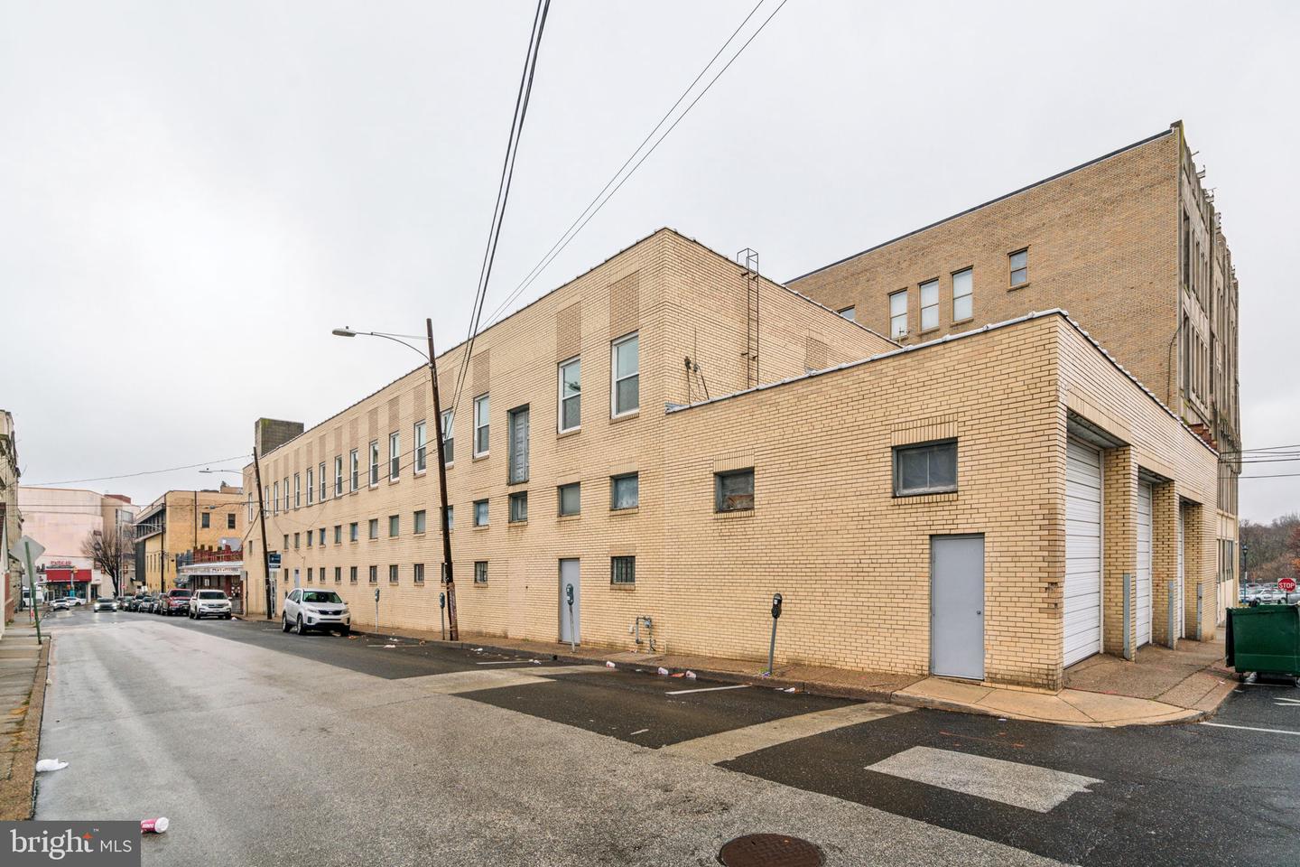 6801-6823 Ludlow St Property Photo 2