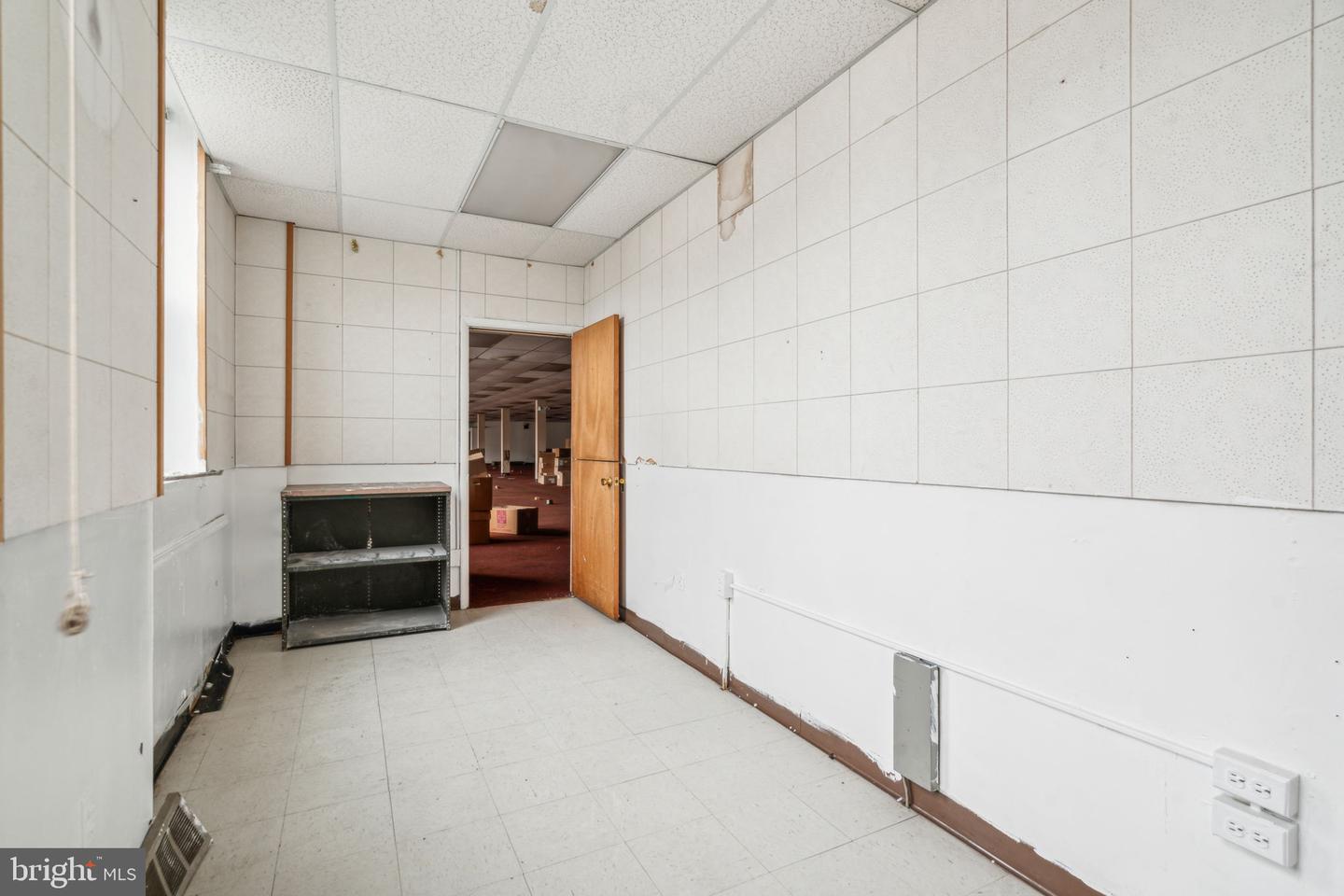 6801-6823 Ludlow St Property Photo 59