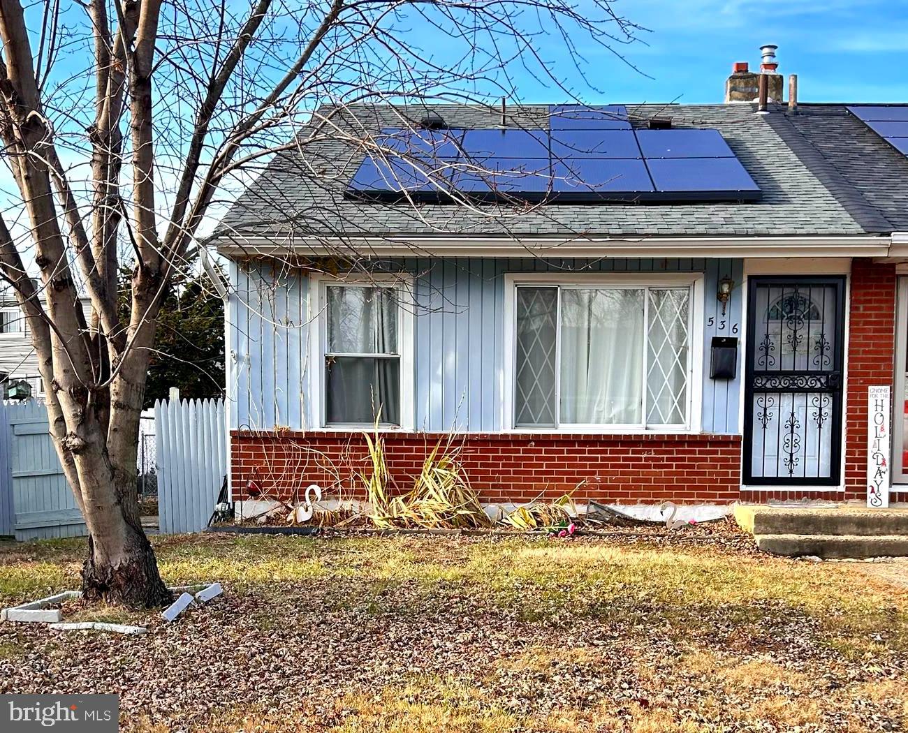 536 E Winona Ave Property Photo