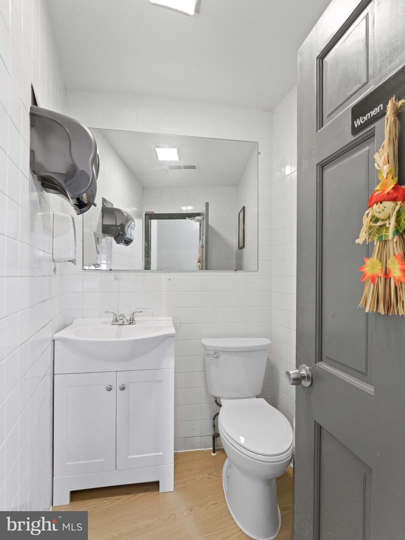 1061 Cedarwood Rd #1 Property Photo 14