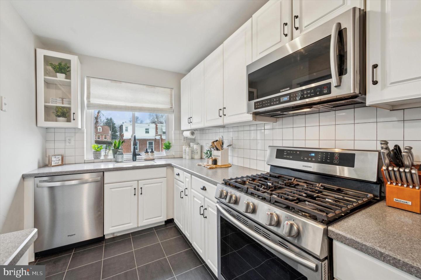1235 Cobbs St Property Photo 11