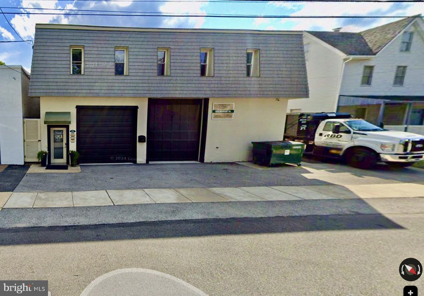 114 Walnut St Property Photo 5