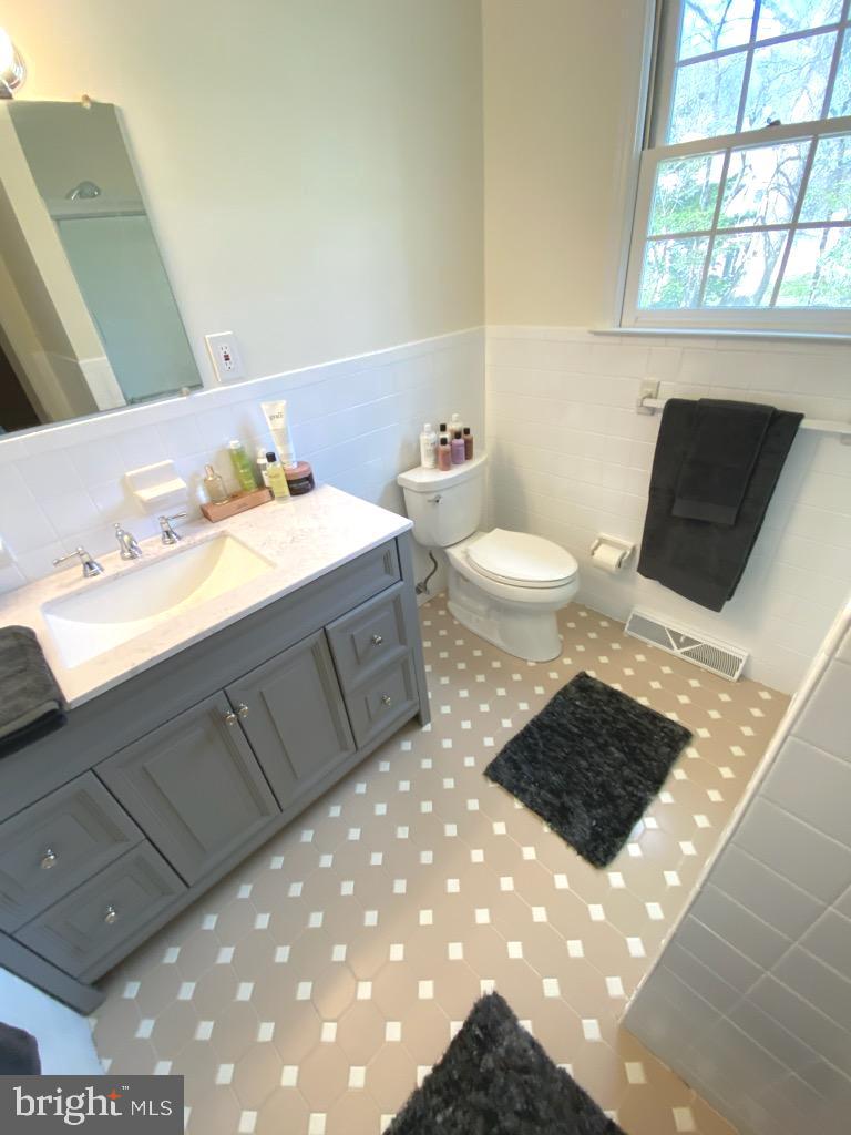 611 Andover Rd Property Photo 22
