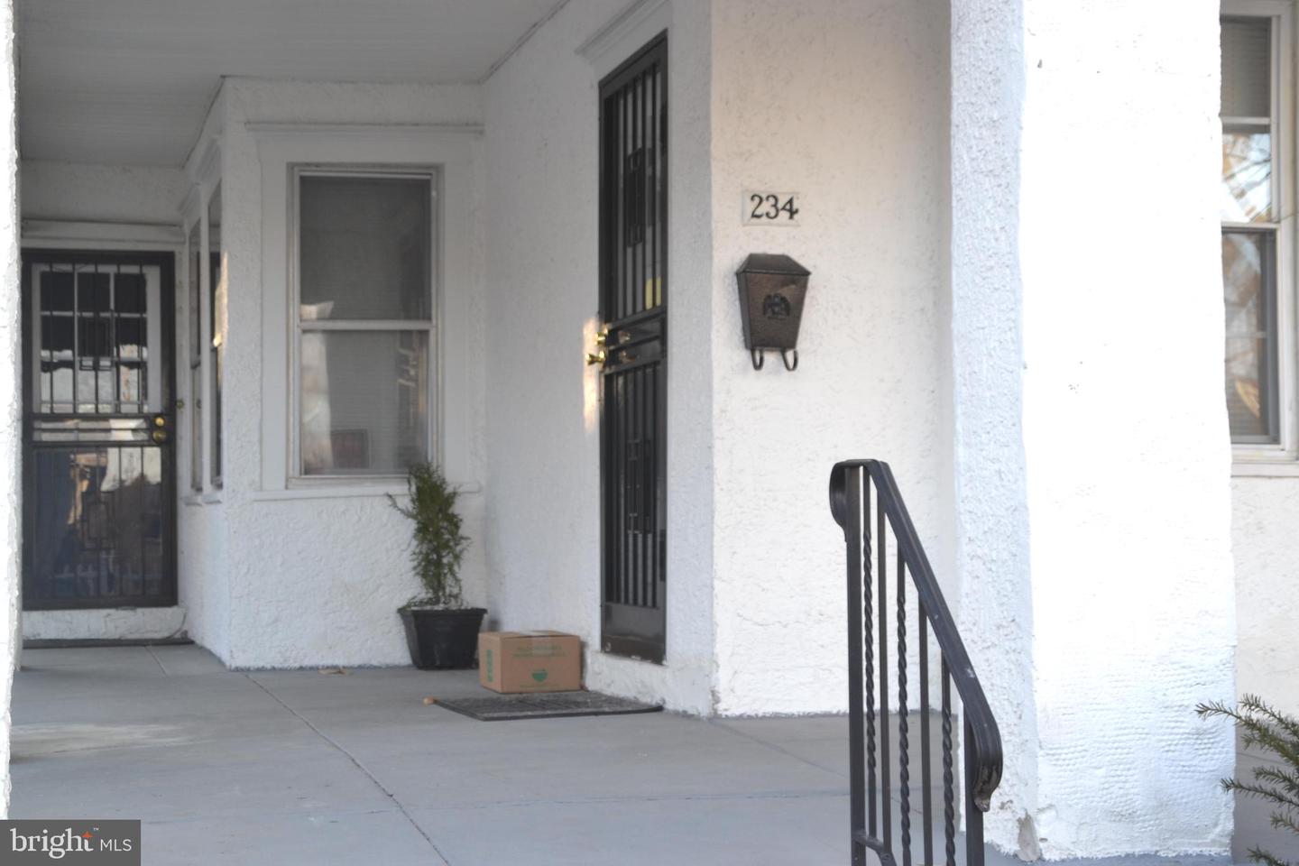 234 Lewis Ave Property Photo