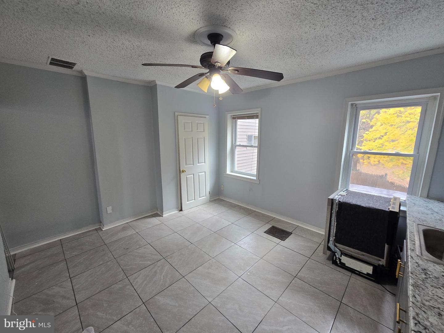 29 Upland Ave Property Photo 5