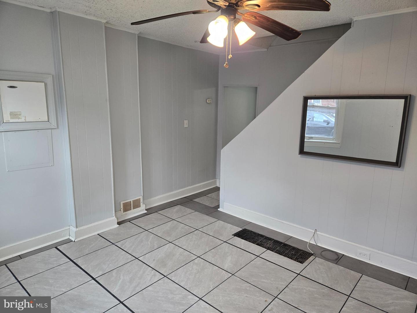 29 Upland Ave Property Photo 8