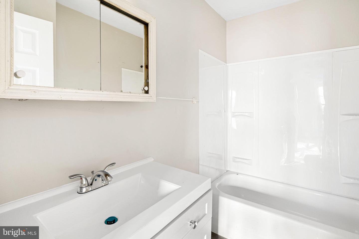 102 Holmes Rd Property Photo 7