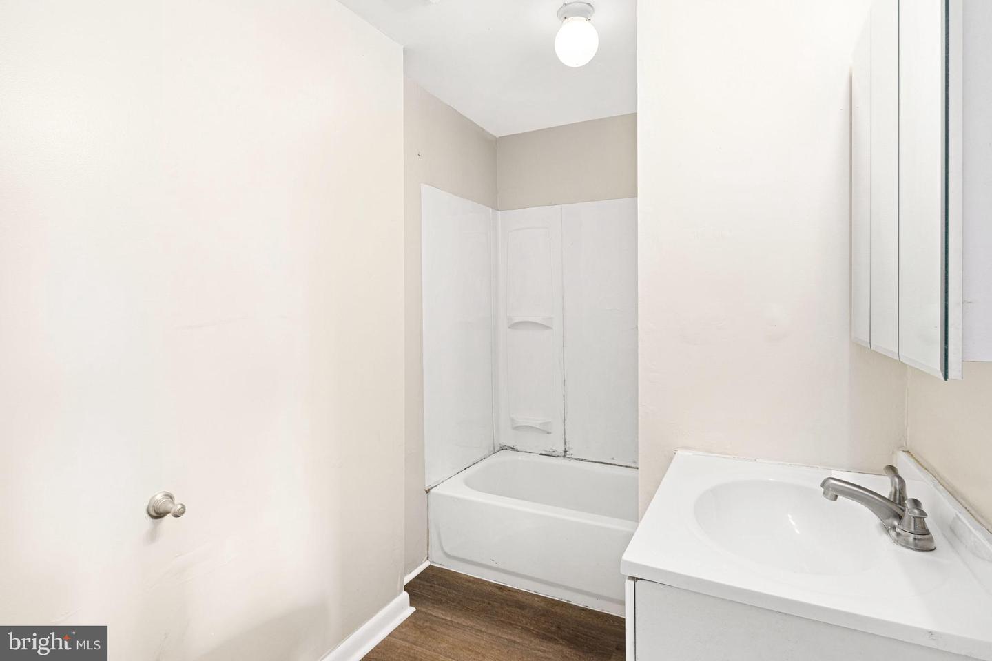 102 Holmes Rd Property Photo 12