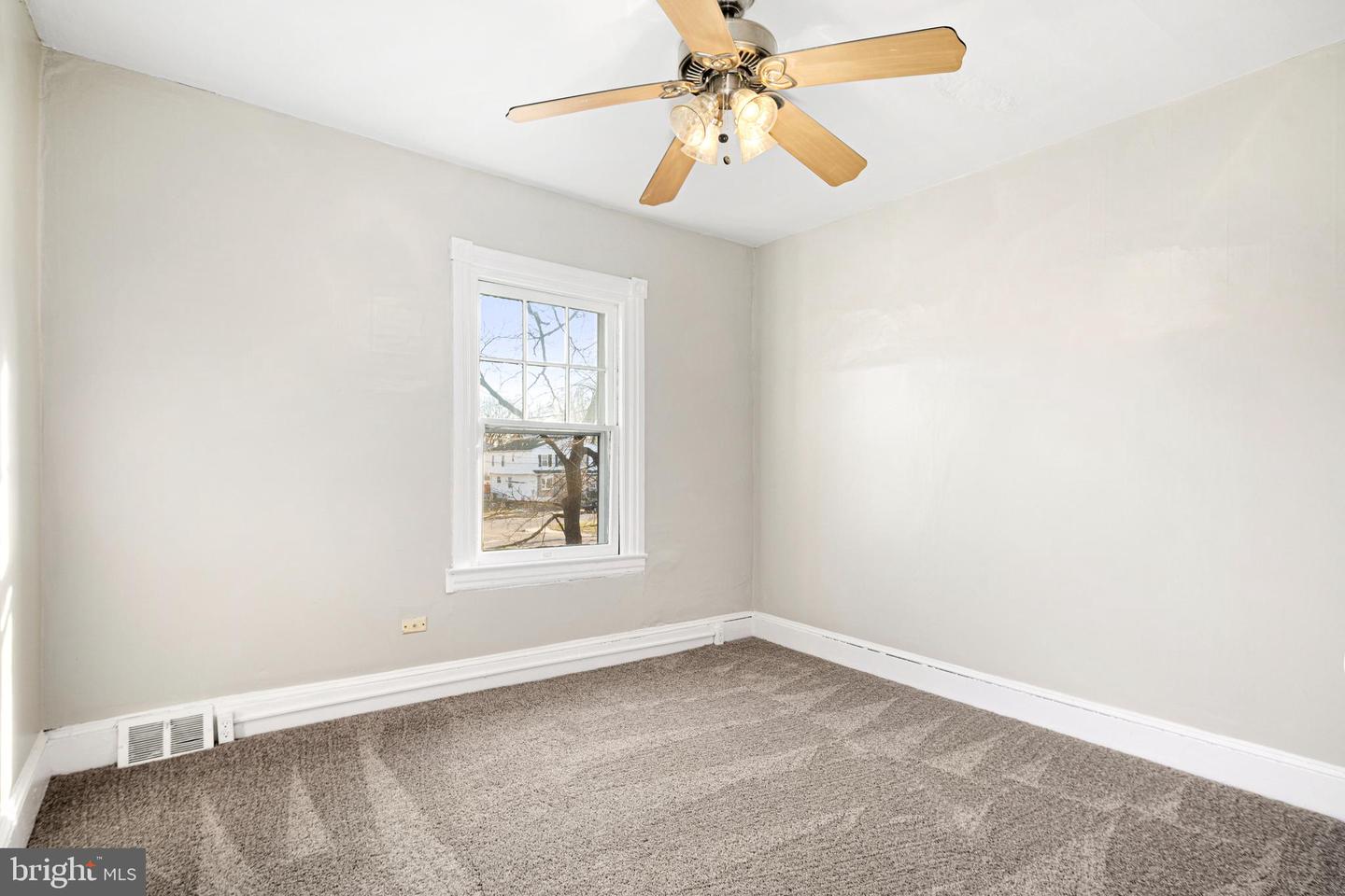 102 Holmes Rd Property Photo 17