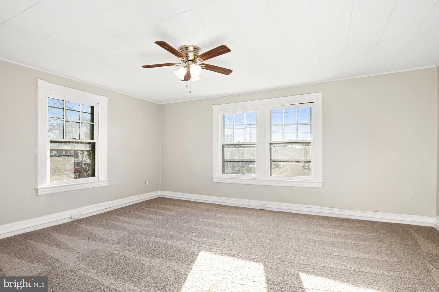 102 Holmes Rd Property Photo 18