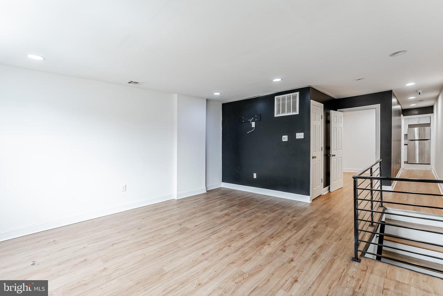 27 Chester Pike Property Photo 9