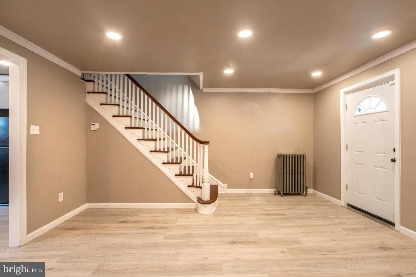108 Whitely Ter Property Photo 2